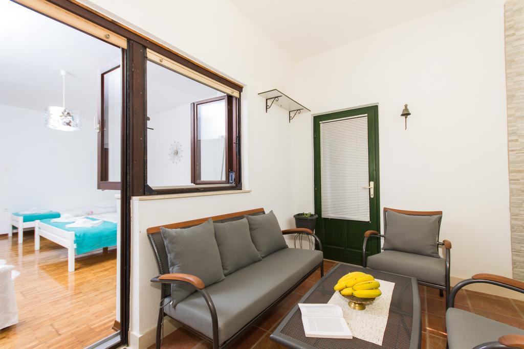 Apartment Lorenzo Traù Esterno foto