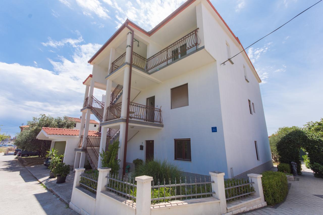 Apartment Lorenzo Traù Esterno foto